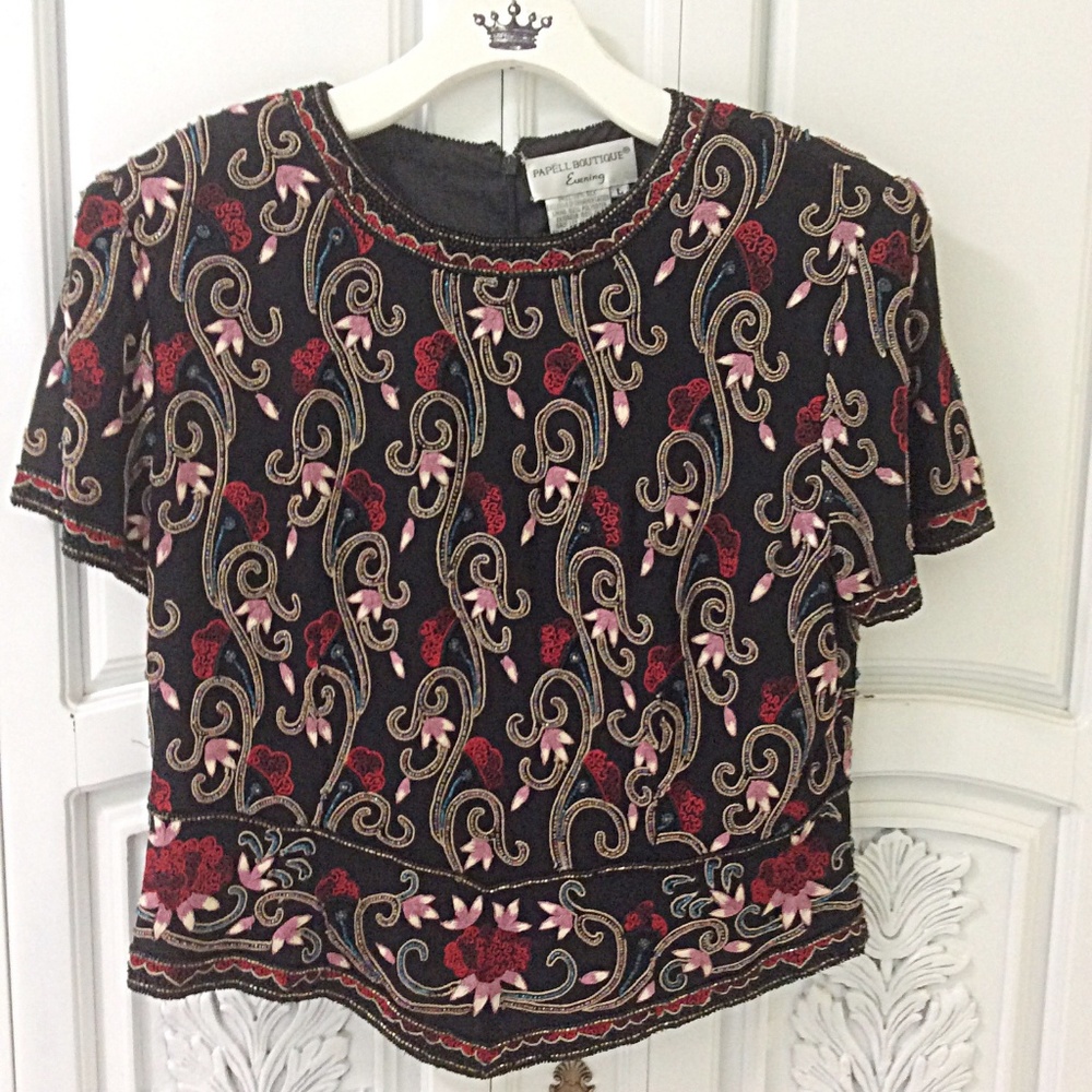 Beautiful silk vintage short sleeve top